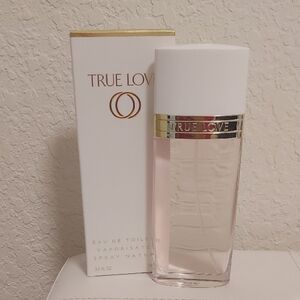 Elizabeth Arden True Love Eau de Toilette - White and Gold